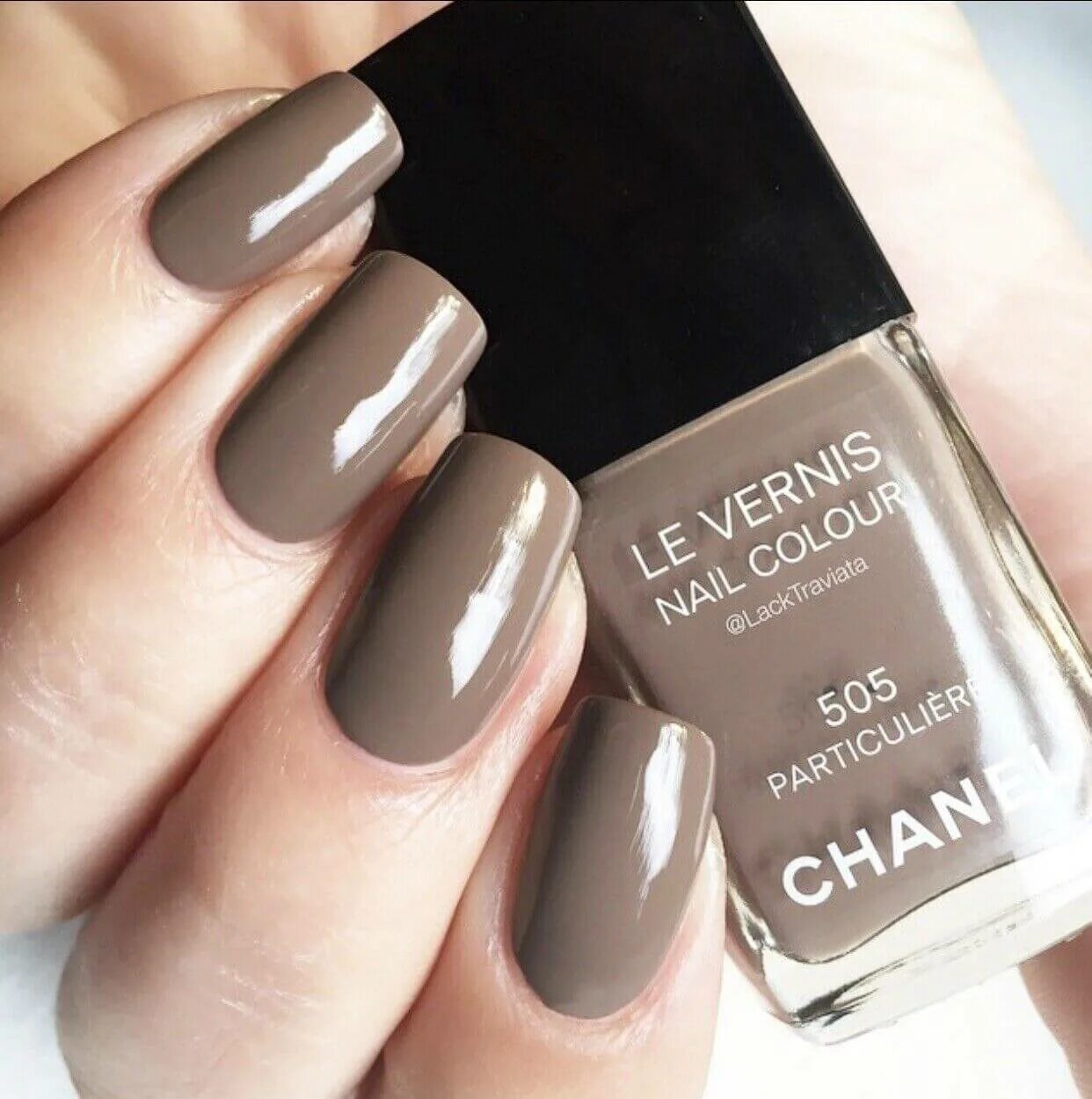 Chanel цвета. Лак для ногтей chanel le vernis nail colour. Лак для ногтей chanel le vernis nail colour. Chanel 18 vamp. Chanel цвета.