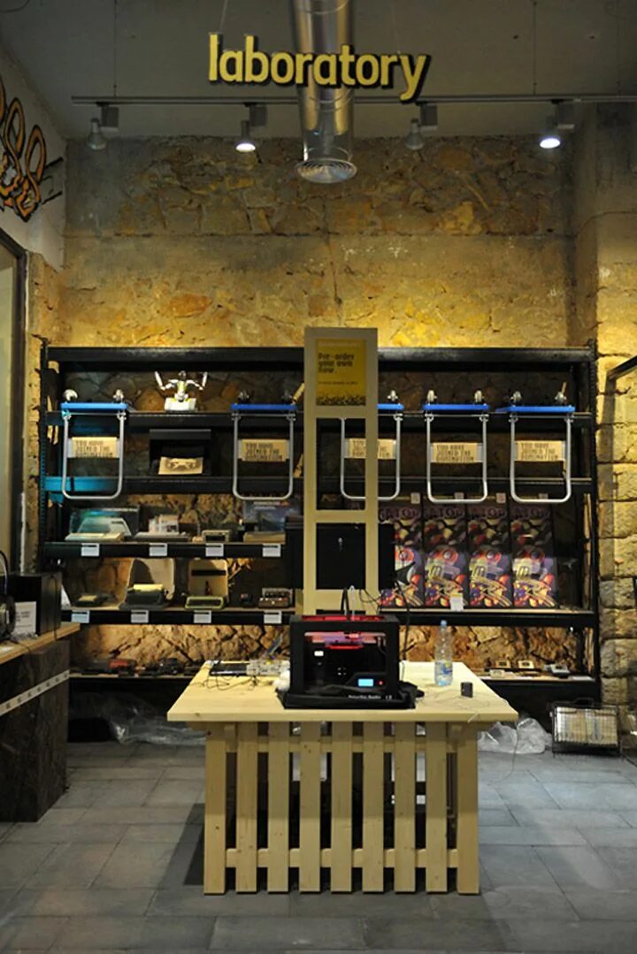 Set up store. Set up store