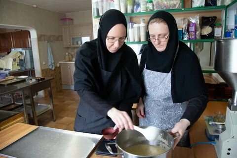 Сестры готовят