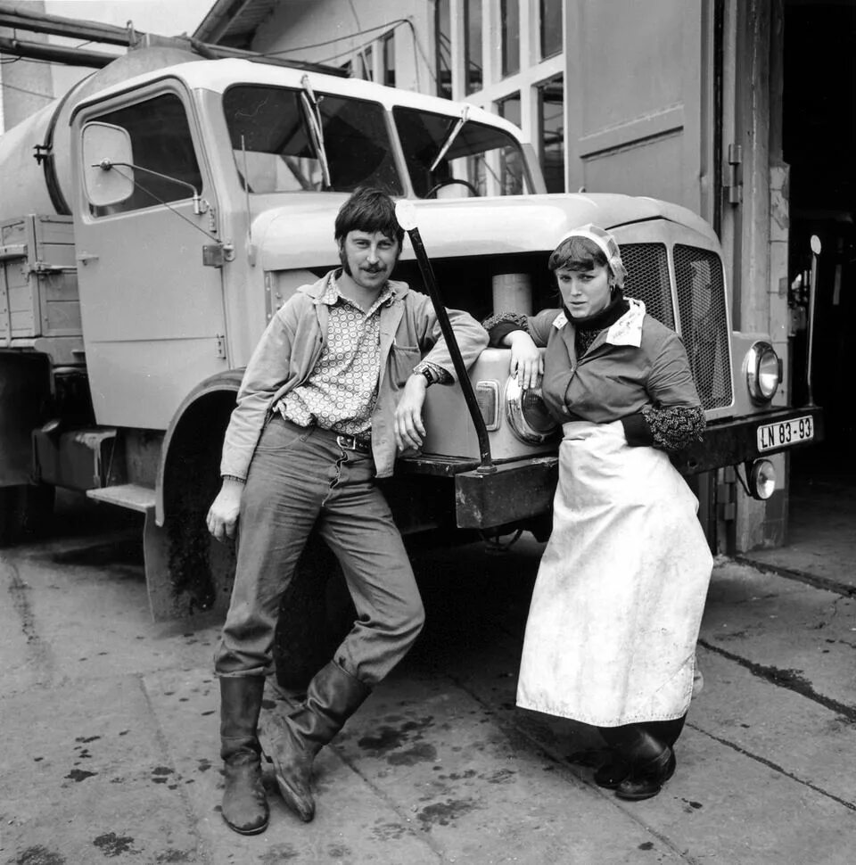 Фрг 1987 год авто. Эрих хонеккер молодой. Разведка гдр штази. Гдр в 80-е годы. Автомобили гдр.