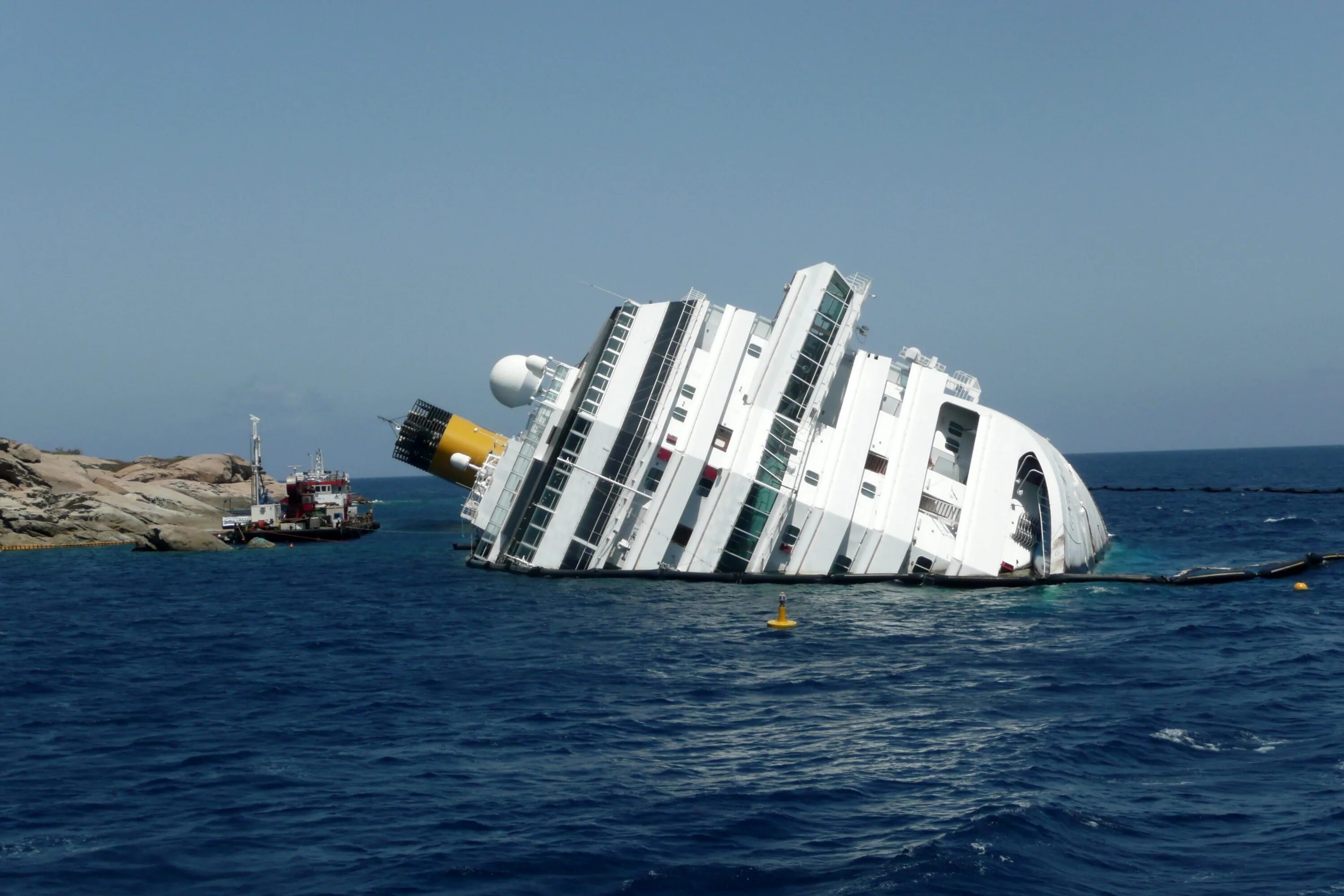 Коста Конкордия крушение. Тонущий корабль. Морские кораблекрушения. Катастрофы на море и океанах.