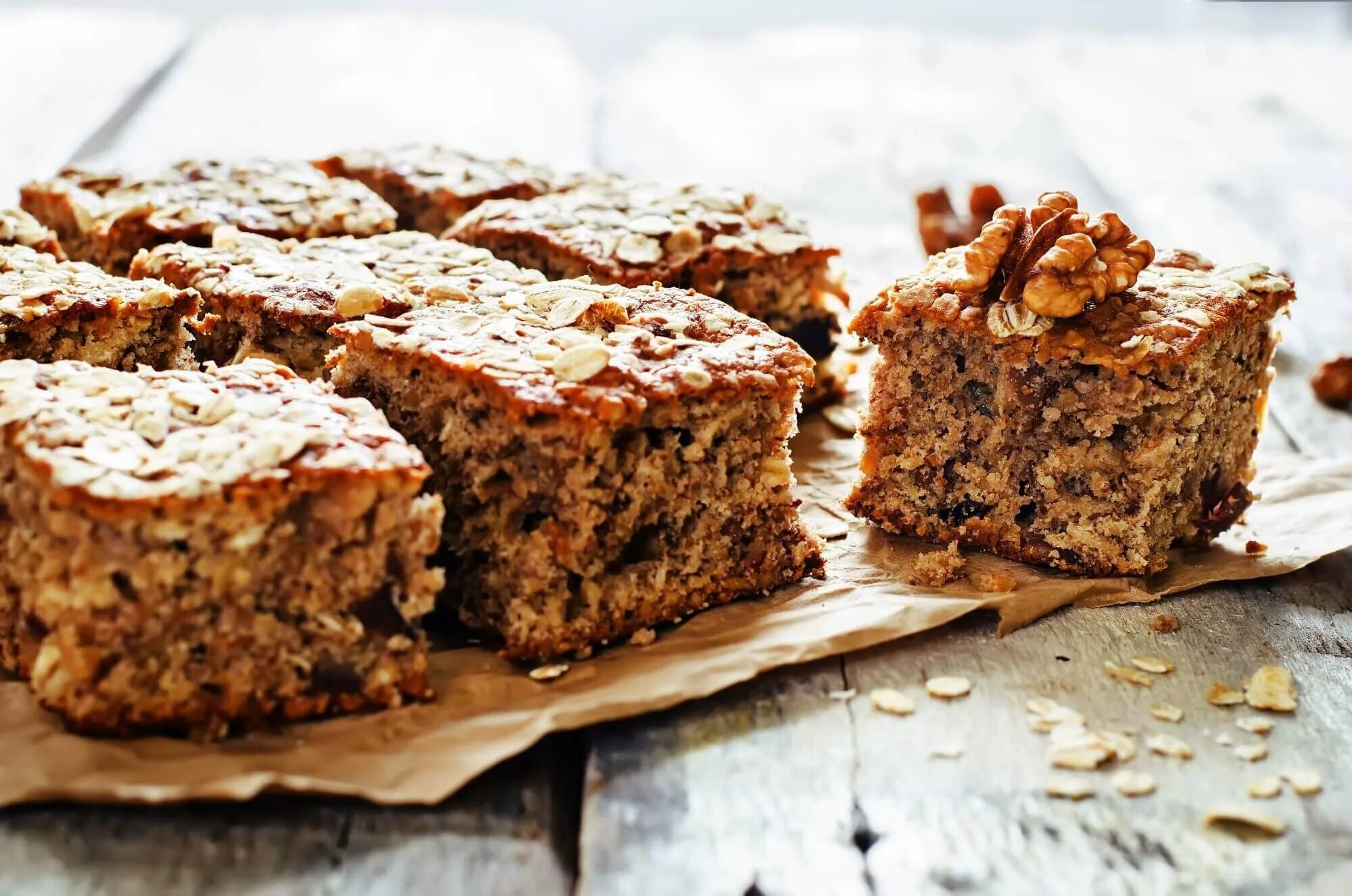 Выпечка с грецкими орехами. Пирог с грецкими орехами. Торт "Ореховый". Пирог с овсяными хлопьями. Пирог из овсяной муки