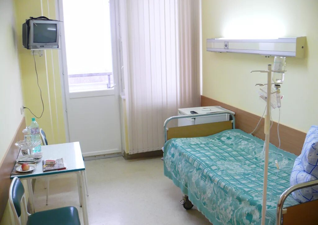 Палата 20 детской больницы красноярск. Сусанина 1 москва больница. Морозовская детская больница одноместная палата. Платная одноместная палата. Платная одноместная палата.