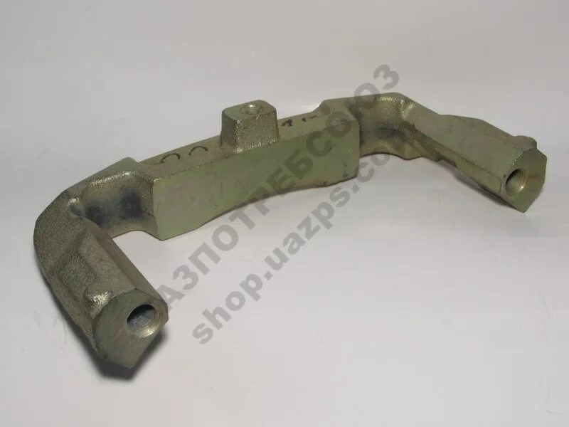 Скоба уаз. Скоба переднего тормоза уаз 3160-3501060. Скоба суппорта уаз-3163 верхняя 3160-3501060. Скоба уаз. Скоба суппорта уаз-3163.