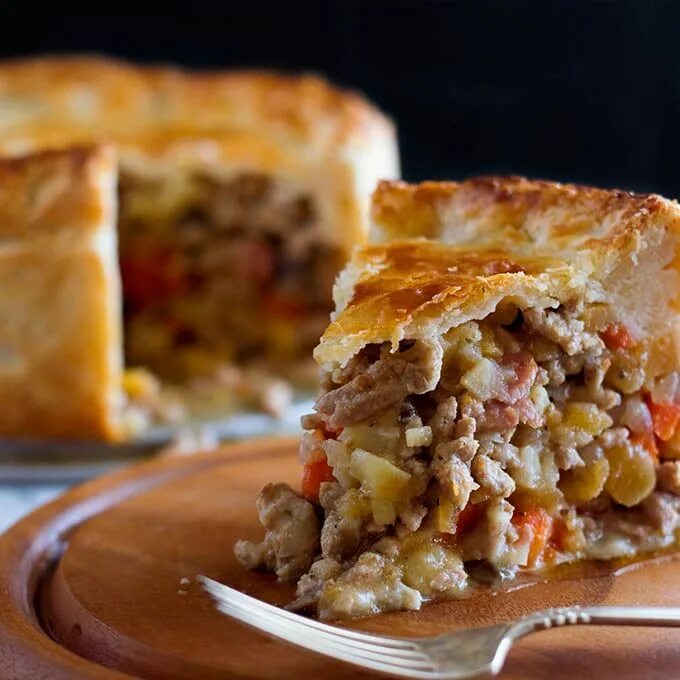 Как делать пирог с мясом. Мясной пирог. пирог с мясом. британский мясной пирог. английский пирог с мясом.