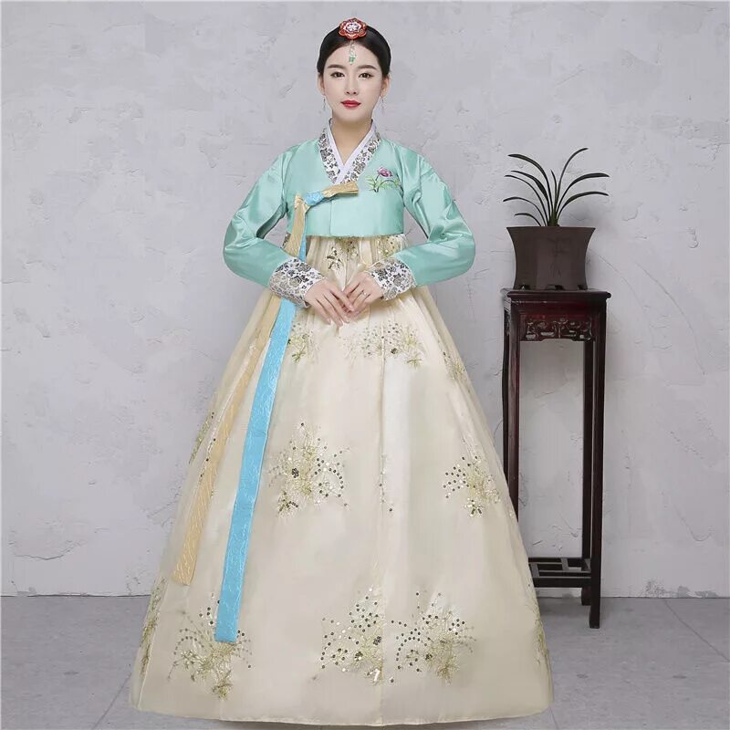 Корейское национальное платье. Платье hanbok корея. ханбок корейский национальный костюм. традиционное корейское платье ханбок. национальный корейский костюм женский ханбок.