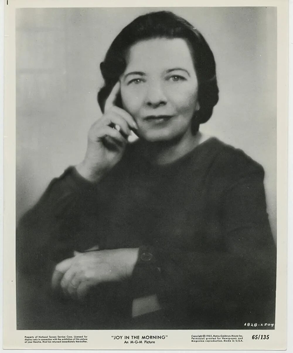 Бетти смит фото. Бетти белл актриса. Бетти смит рокерша. Бетти смит писательница. Бетти смит.