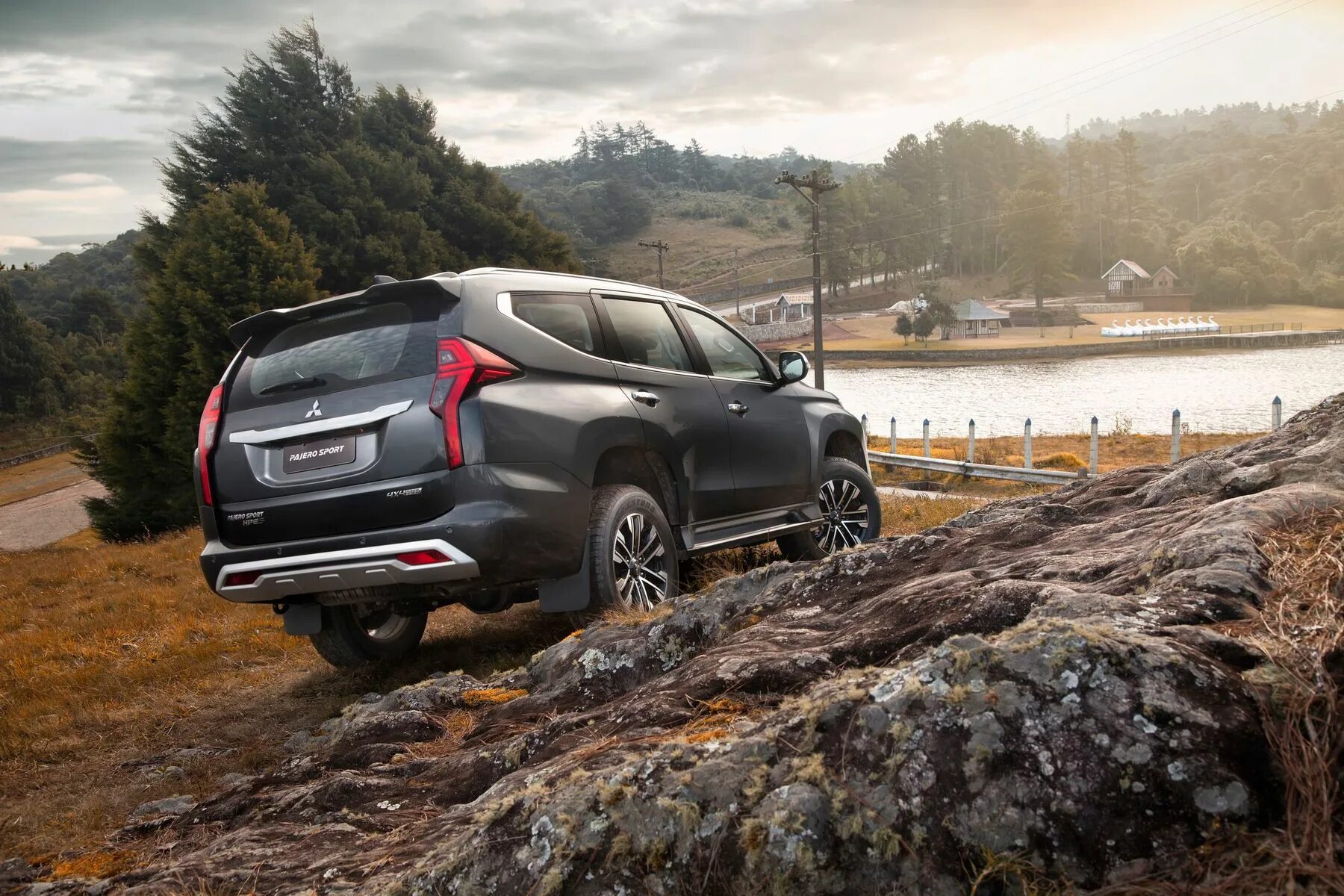 Паджеро спорт 3 поколения. Мицубиси паджеро 2021. Mitsubishi pajero sport 3 обвес. Mitsubishi pajero sport 2017. Мицубиси паджеро спорт 2021.
