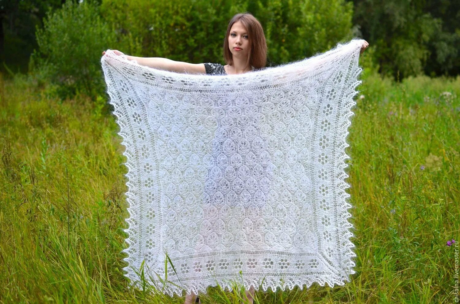 Пуховая ручная работа. Шаль пуховая паутинка оренбургская. Изделия из козьего пуха палантин. Оренбургский пуховый платок палантин. Пуховые палантины из козьего пуха.