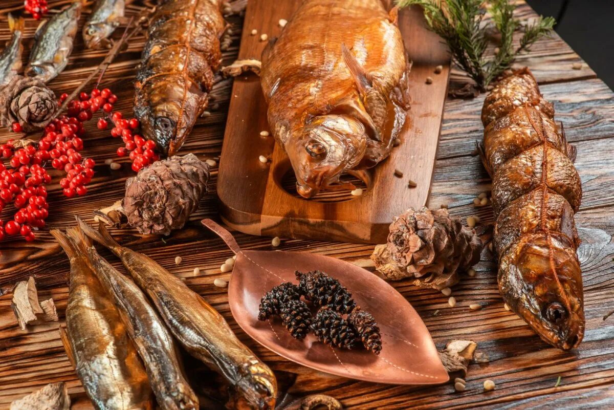 Ямальская оленина. Рыба копченая юкола. Строганина северная рыба муксун. Магазин северных деликатесов. Северные деликатесы.