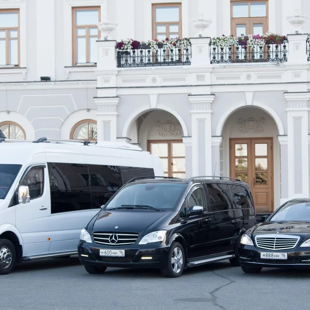 Аренда трансфера. Пассажирские автомобили. Трансфер микроавтобус. Машины для перевозки пассажиров. Пассажирские перевозки минивэн.