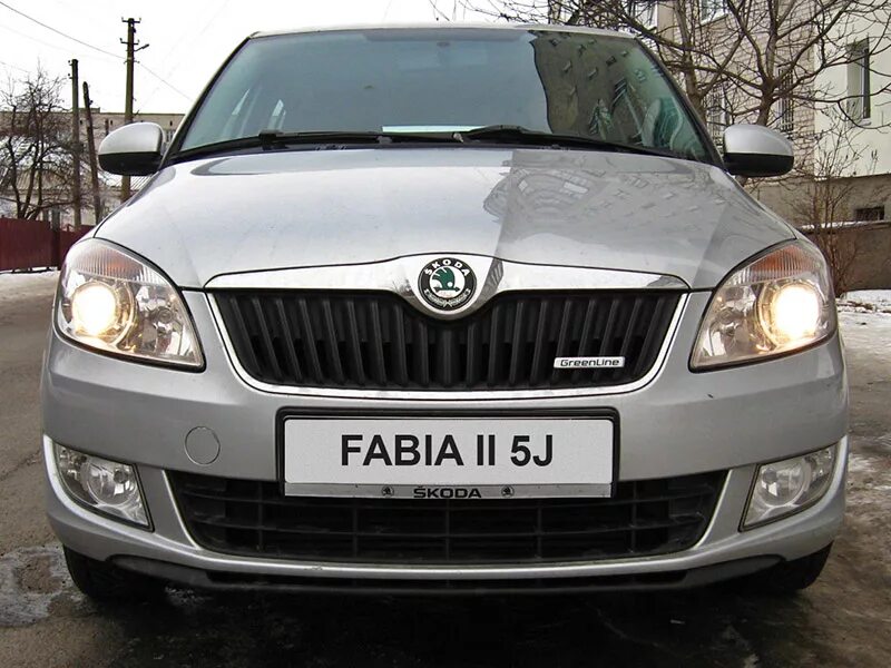 Лампа ближнего света Skoda Fabia 2. ПТФ Skoda Fabia 2. Лампа ближнего света Шкода Фабия 2012. Противотуманки Шкода Фабия 2. Фабия лампы ближнего света