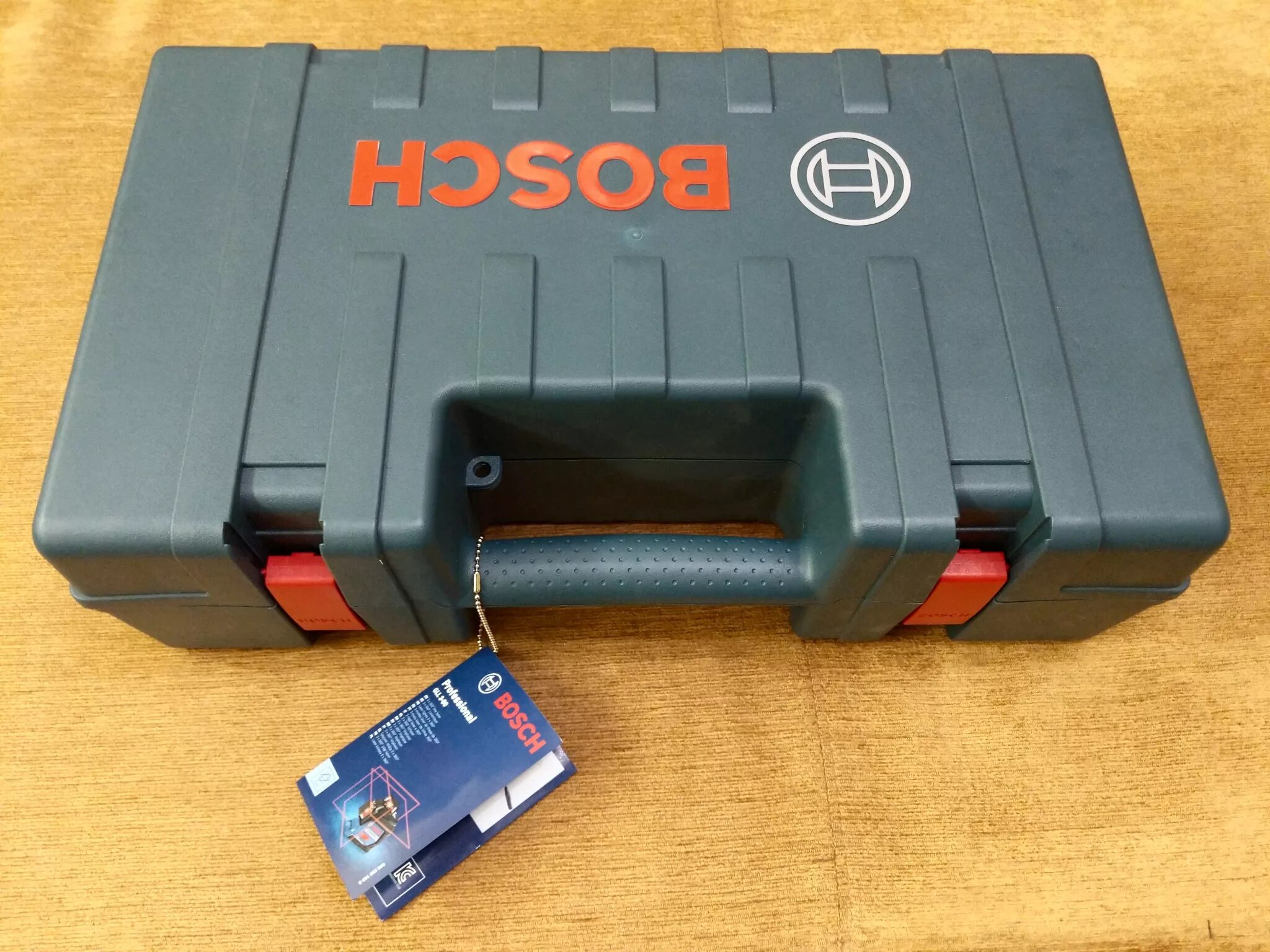 Кейс для лазерного уровня. Бош gll 2-20. лазерный уровень bosch gll 3-80 + кейс. bosch 3-80 в кейсе. кейс для лазерного уровня bosch.