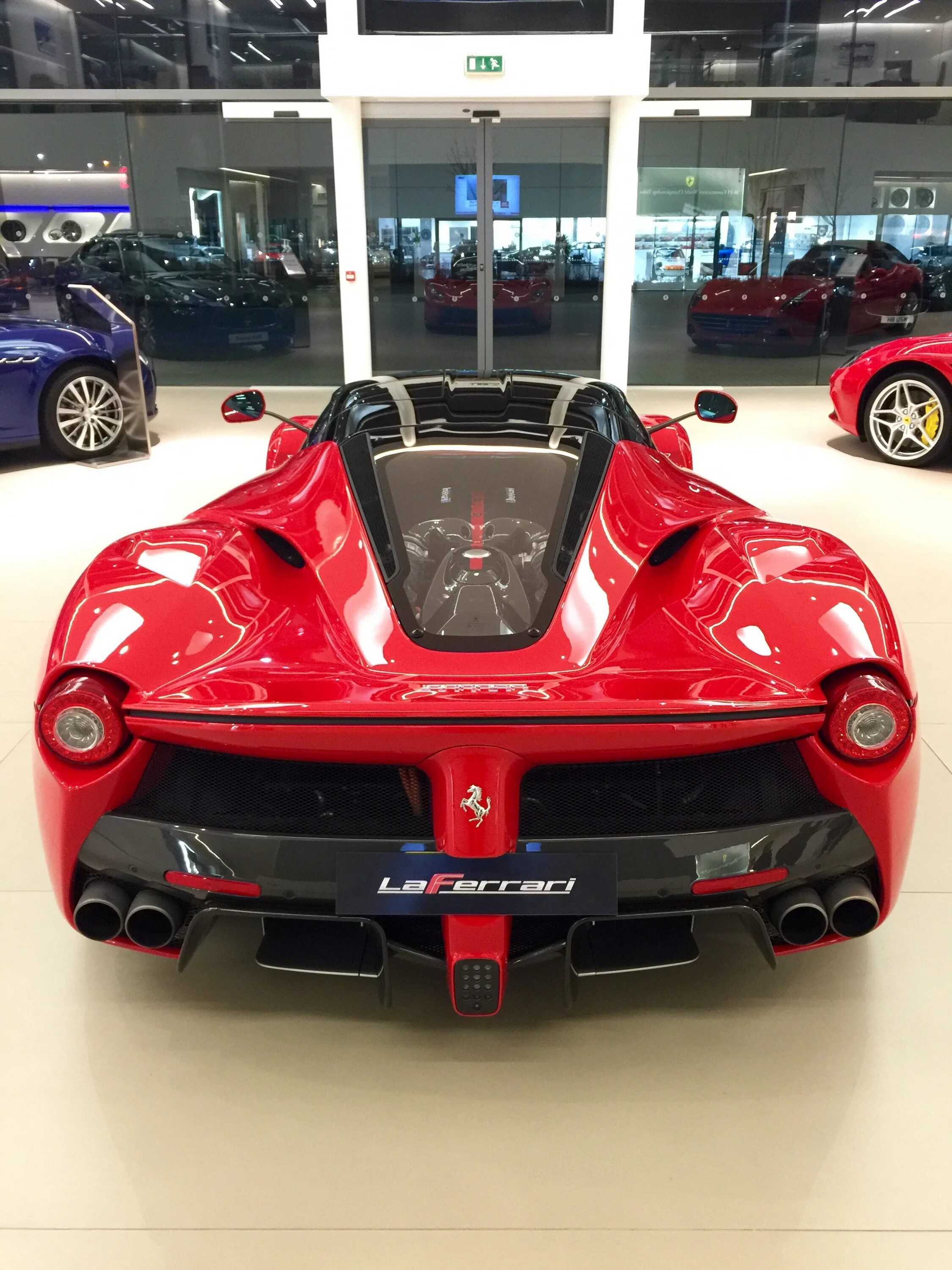 Феррари сколько лошадиных. Феррари лаферрани. ferrari laferrari. laferrari 2025. ла феррари 2025.