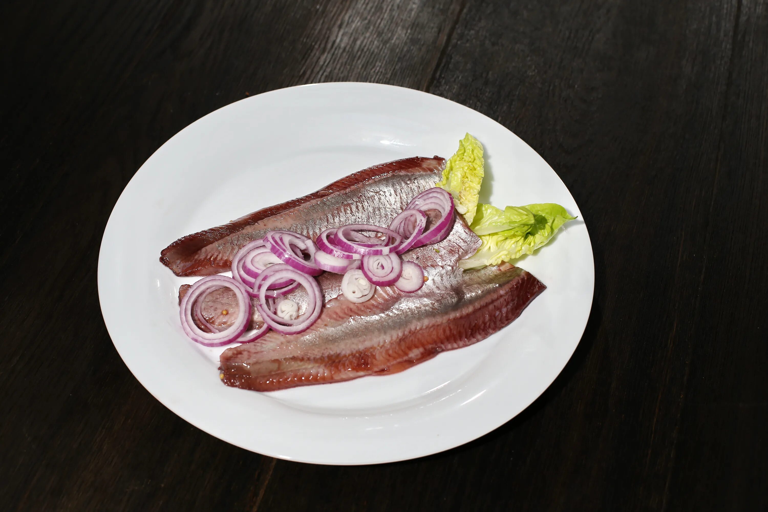 Мясо сельди. Селедка. селедка мясо. рыба селедка. селёдка под шубой необычная подача.