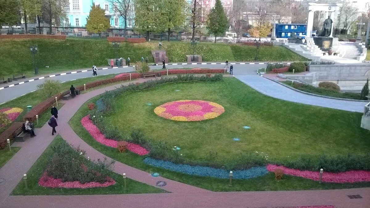 парк у храма христа спасителя москва. храм христа спасителя парк. храм христа спасителя парк. храм христа спасителя питер. парк храма христа спасителя.