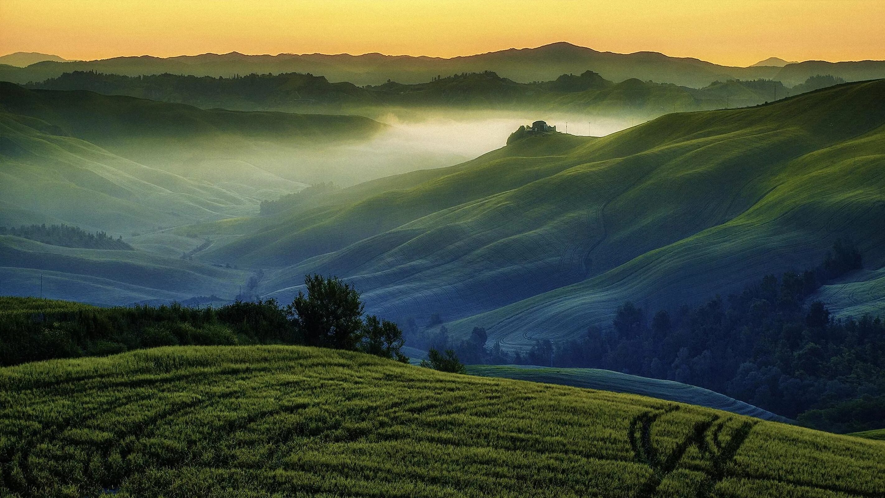 4 холма. Green Hills зеленые холмы Ирландии. Зеленая Долина горы поле. Зеленые холмы 212525. Зеленые холмы горный Алтай.