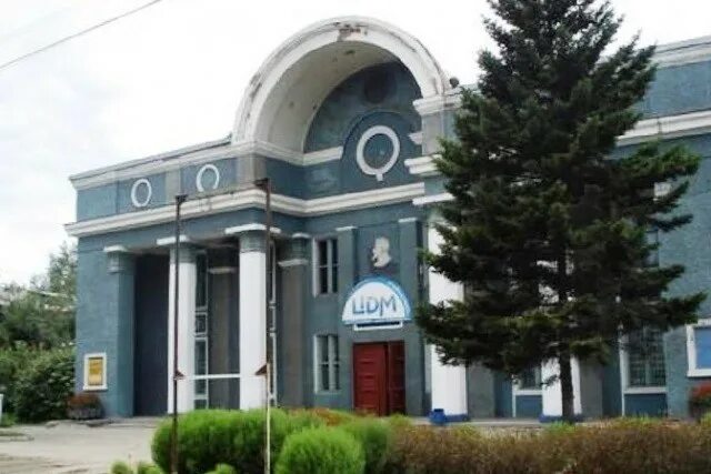 Рубцовск проспект рубцовский. Театр кукол им брахмана рубцовск. Банки г рубцовск. Ленина 46 рубцовск. Рубцовск проспект рубцовский.