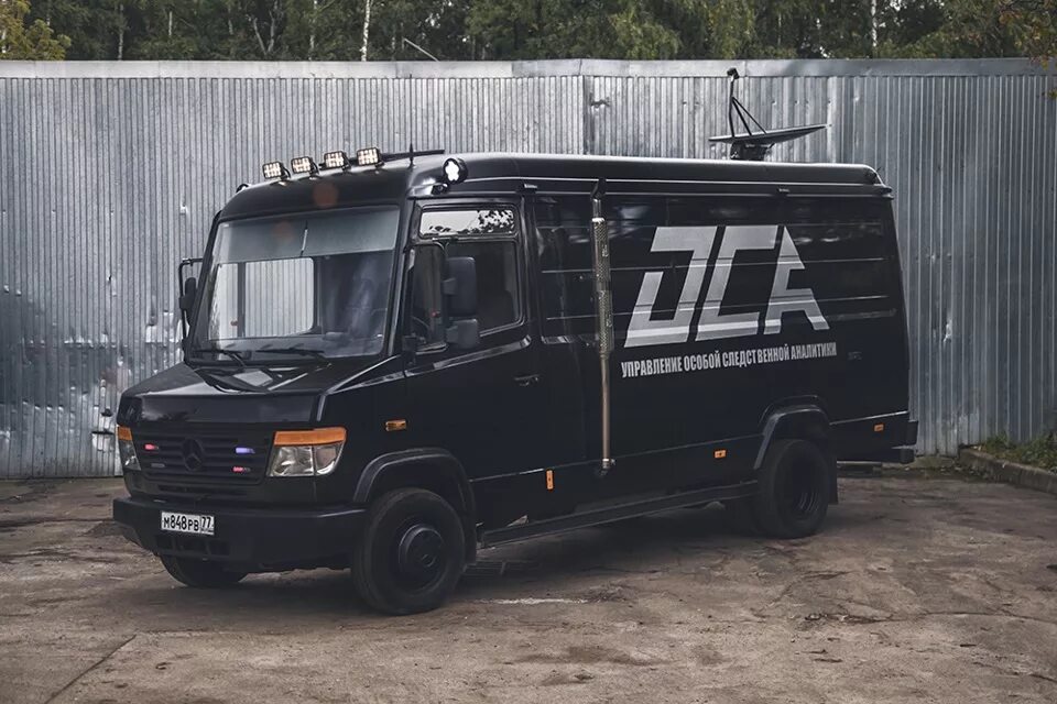 Машина особа. Машина особа. Выставка редких автомобилей владивосток. Оса особая следственная аналитика машина. Машина оса эджип.