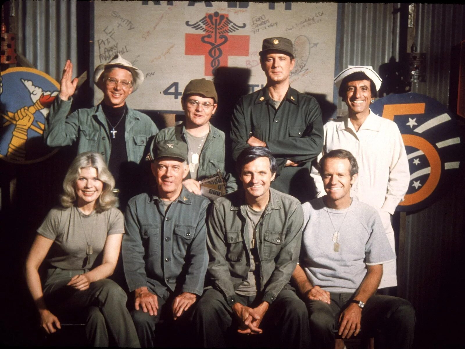 M i мэш. Военный госпиталь мэш сериал. военно-полевой госпиталь м.э.ш. mash. полевой госпиталь мэш. военно-полевой госпиталь фильм 1970.