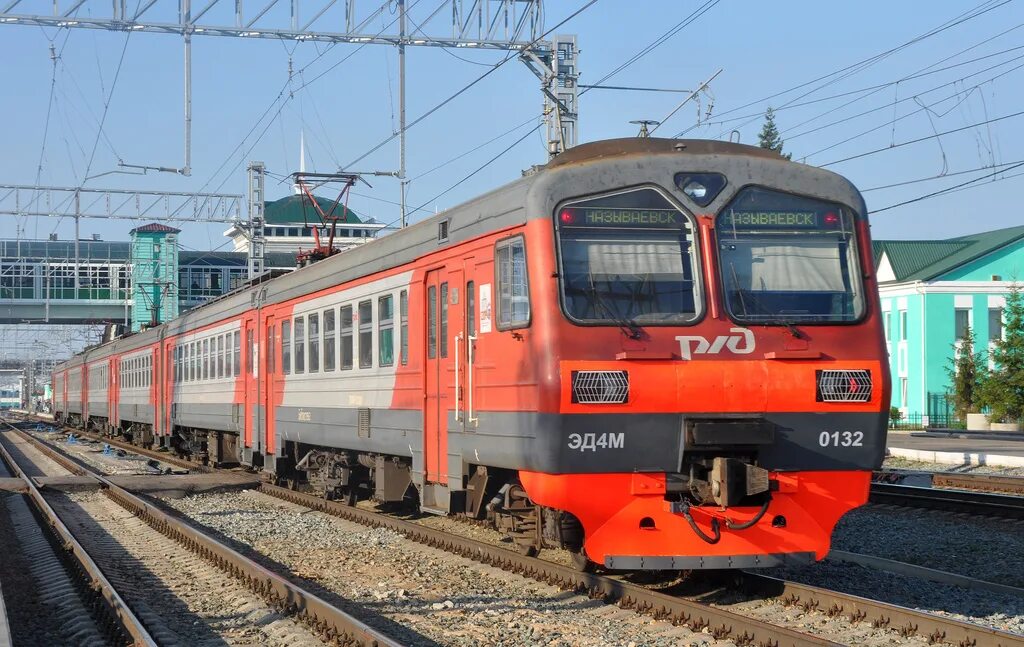 Поезд татарская омск. Эд4м 0411. Эд4м 0132. Электричка Называевская Омск. Электричка Омск Кормиловка.