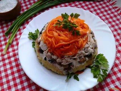 Салат с корейской морковкой и грибами