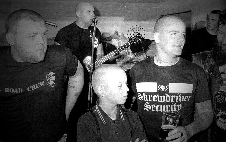 Песни про скинхедов. Группа Skrewdriver. Ian Stuart Skrewdriver.