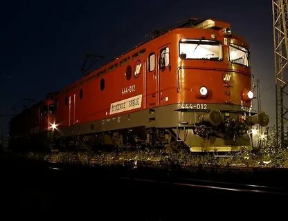 Поезд 585