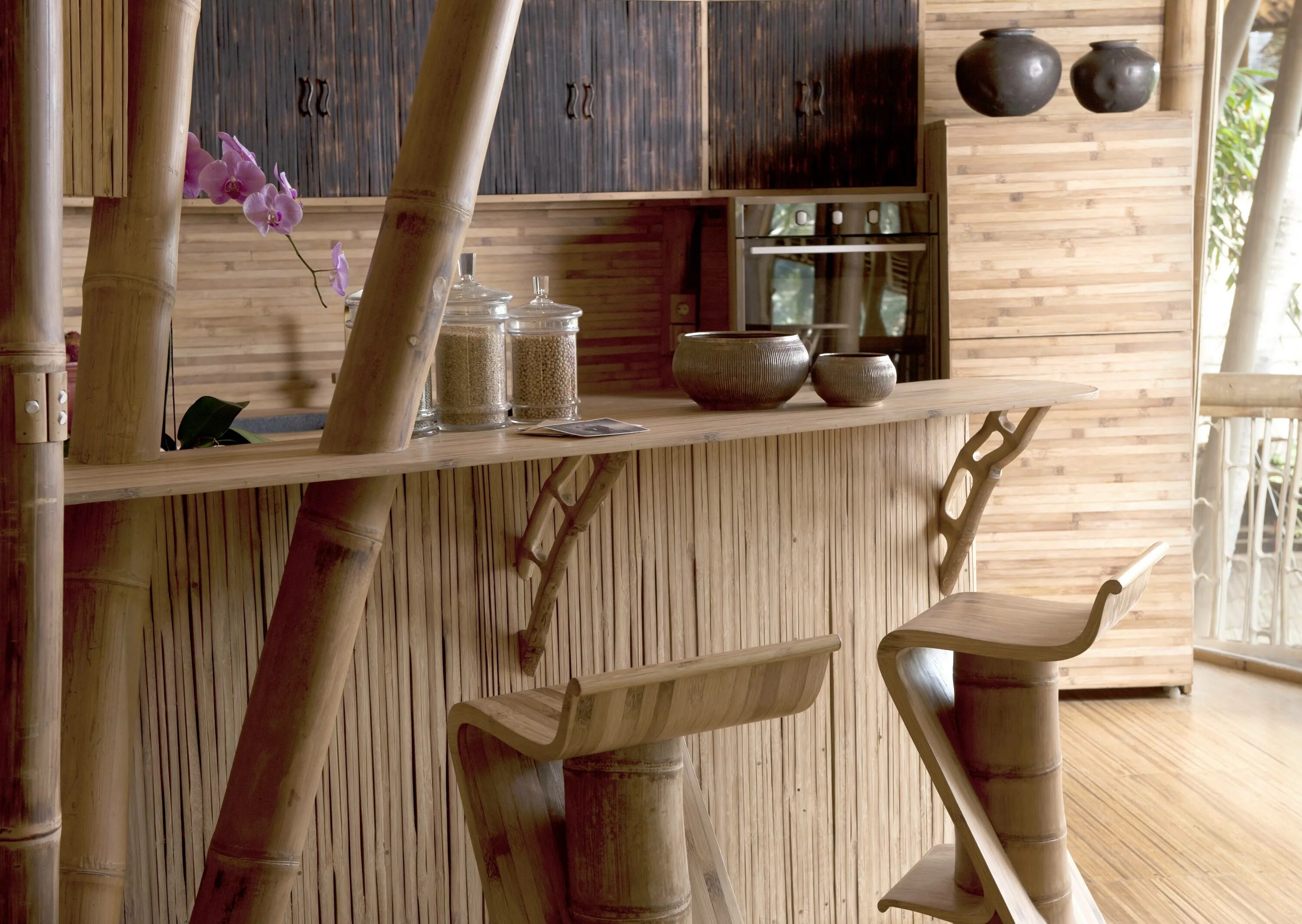 Кузня в бамбуковом стиле. Интерьер из бамбука. Кухня бамбуковый стиль. Кухня бамбуковый стиль. Кухня бамбуки.