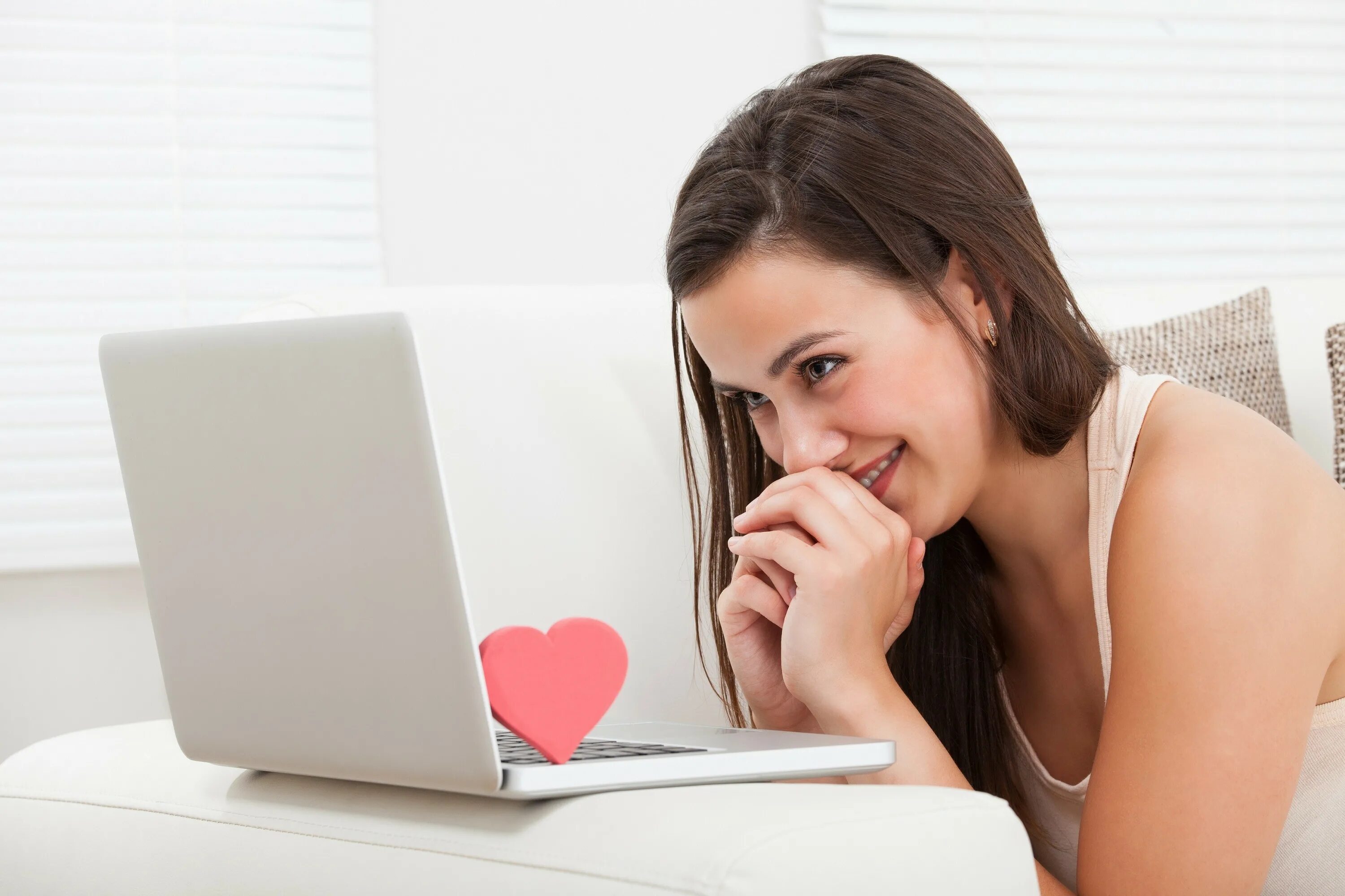 Young nerd sitting at the computer Фотографія Stock Adobe Stock
