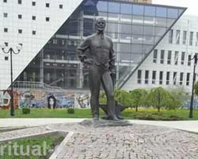 Памятники в донецке