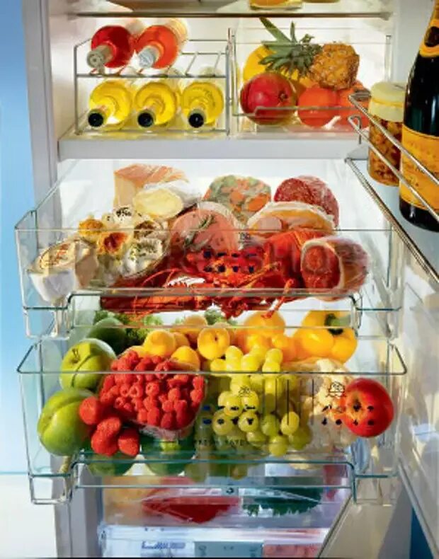 Фрукты в холодильнике. Холодильник с продуктами. Холодильник с едой. Полный холодильник продуктов. Фруктовые холодильники