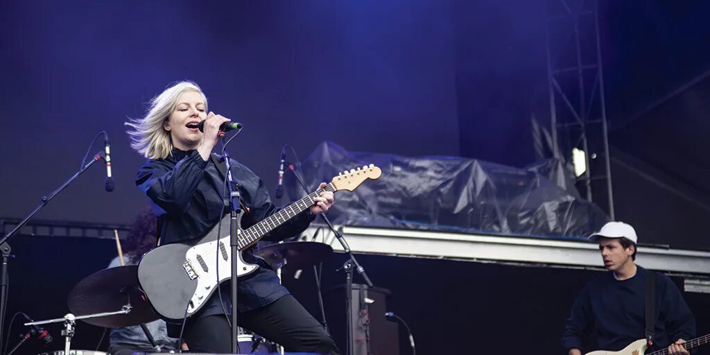 Эминем концертный тур. Calling 2018. Calling 2018. Эминем на сцене. Бремя 2018.