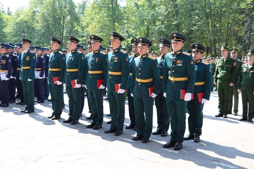военная академия рвсн имени петра великого. серпуховской академии. филиал военной академии рвсн серпухов. выпуск академия петра великого. серпуховской академии.