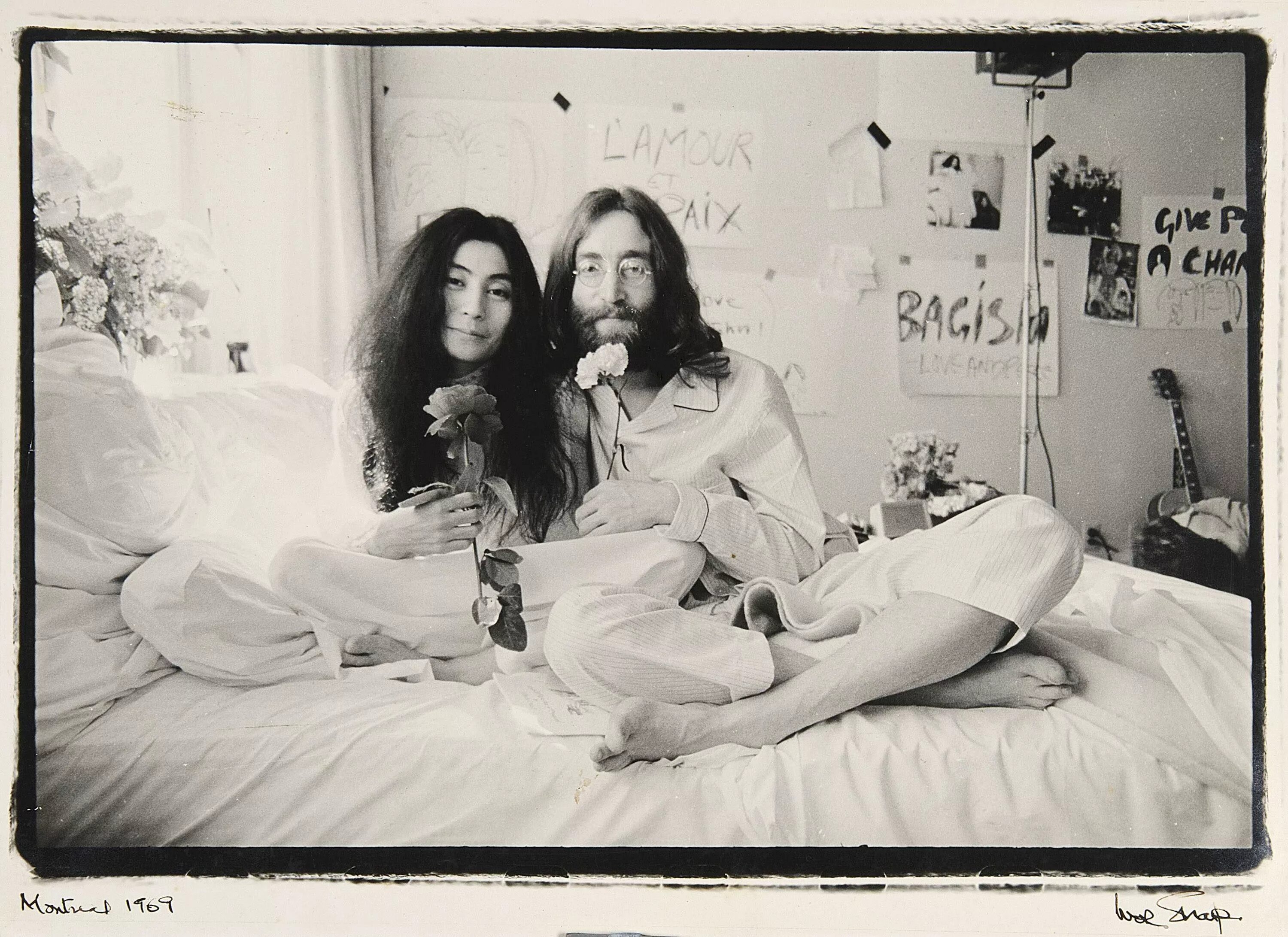 Джон леннон и йоко оно фото. John lennon yoko ono. Энни лейбовиц джон леннон и йоко оно. Джон леннон и йоко оно. 1980.