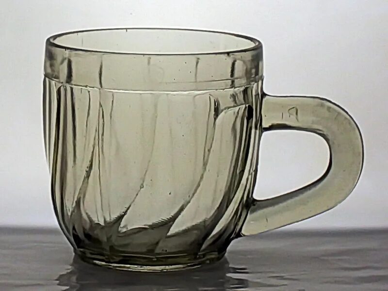 Пивная кружка ссср 0. Кружки 250 мл зеленые. Пивная кружка завод воровского. Кружка пивная 1971 уршельский стеклозавод. Артемовский стекольный завод пивная кружка 0.