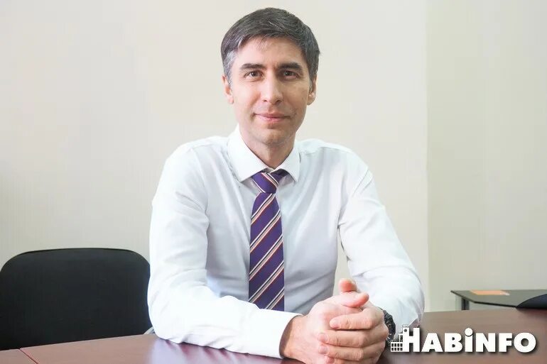 Директор магазина народный. Директор магазина народный. Пятерочка военторг. Улыбка продавца. Директор магазина народный.