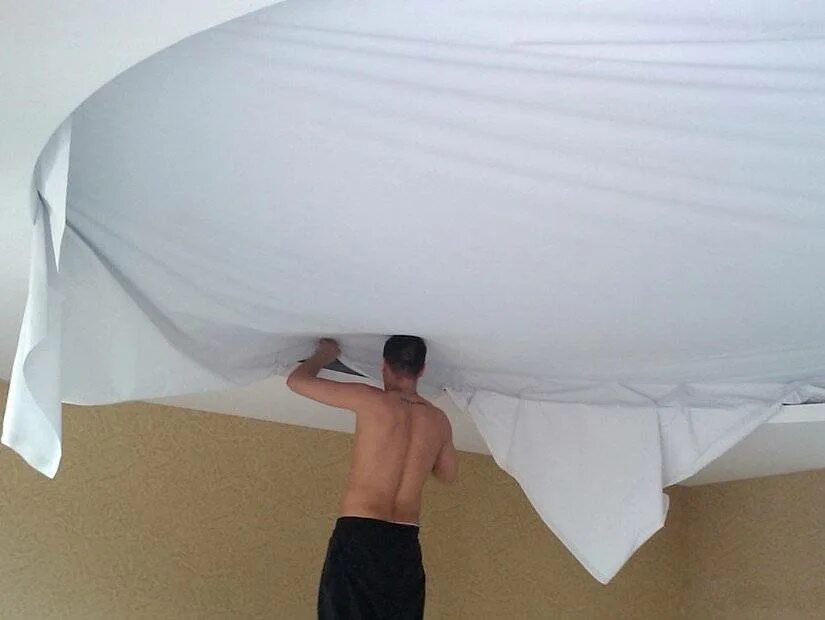 Монтаж тканевых. Потолок из тканевого полотна. Монтаж тканевых. Монтаж тканевых. Монтаж натяжного потолка.