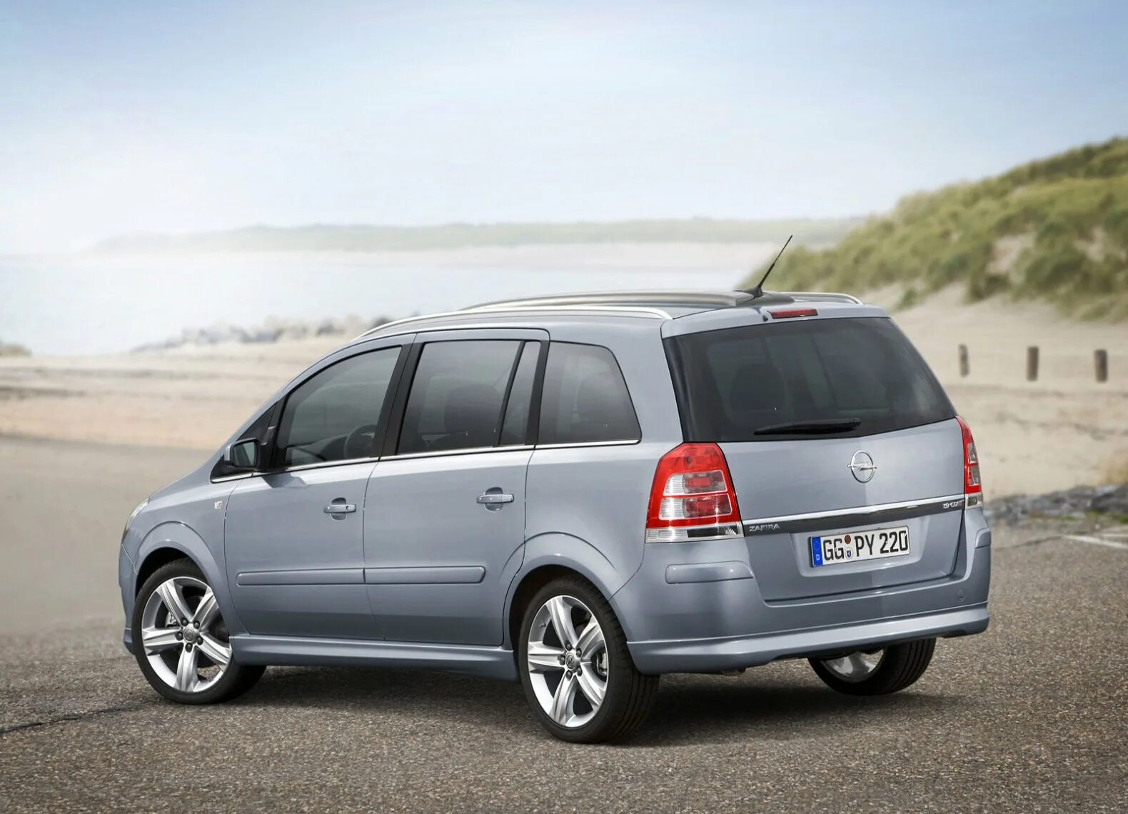 2. 8. Opel zafira b. Opel zafira 2005-2008. Опель зафира 2006.