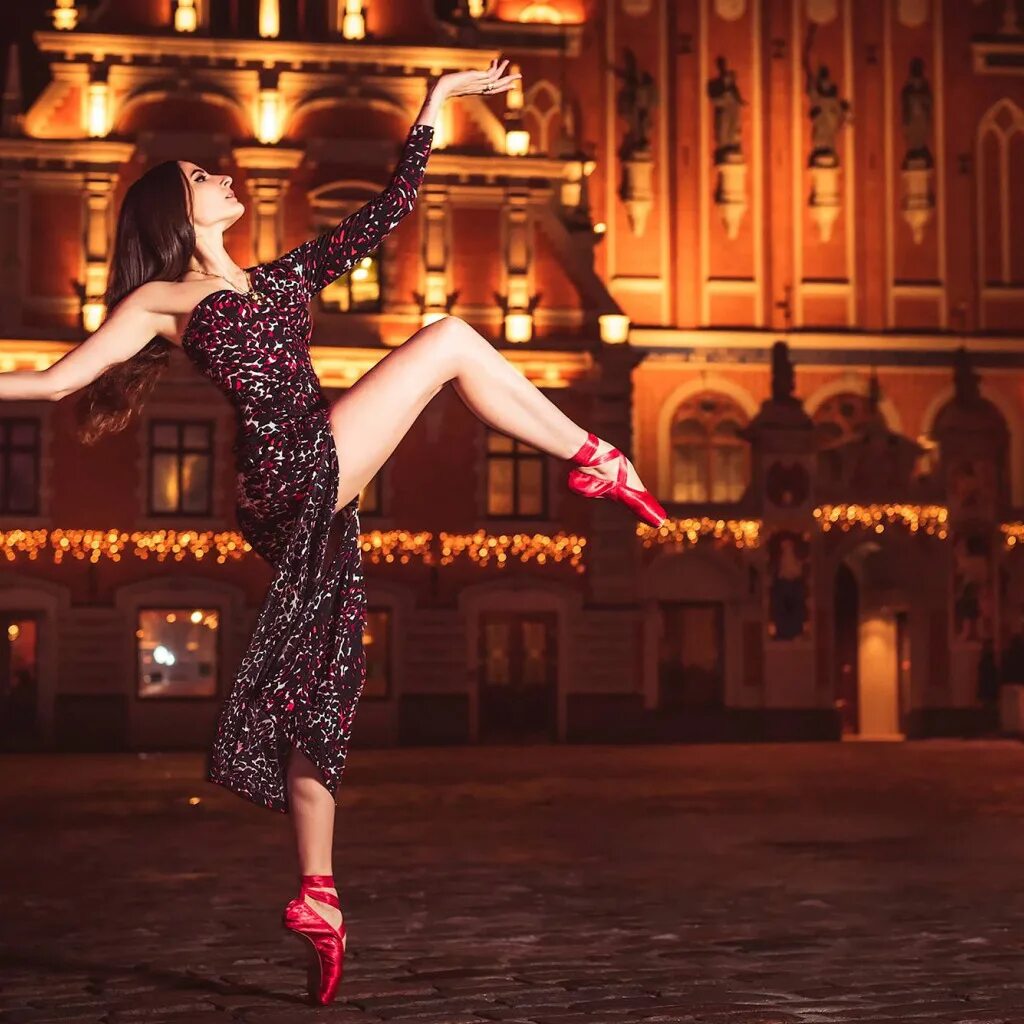 Танец девушек на вечер