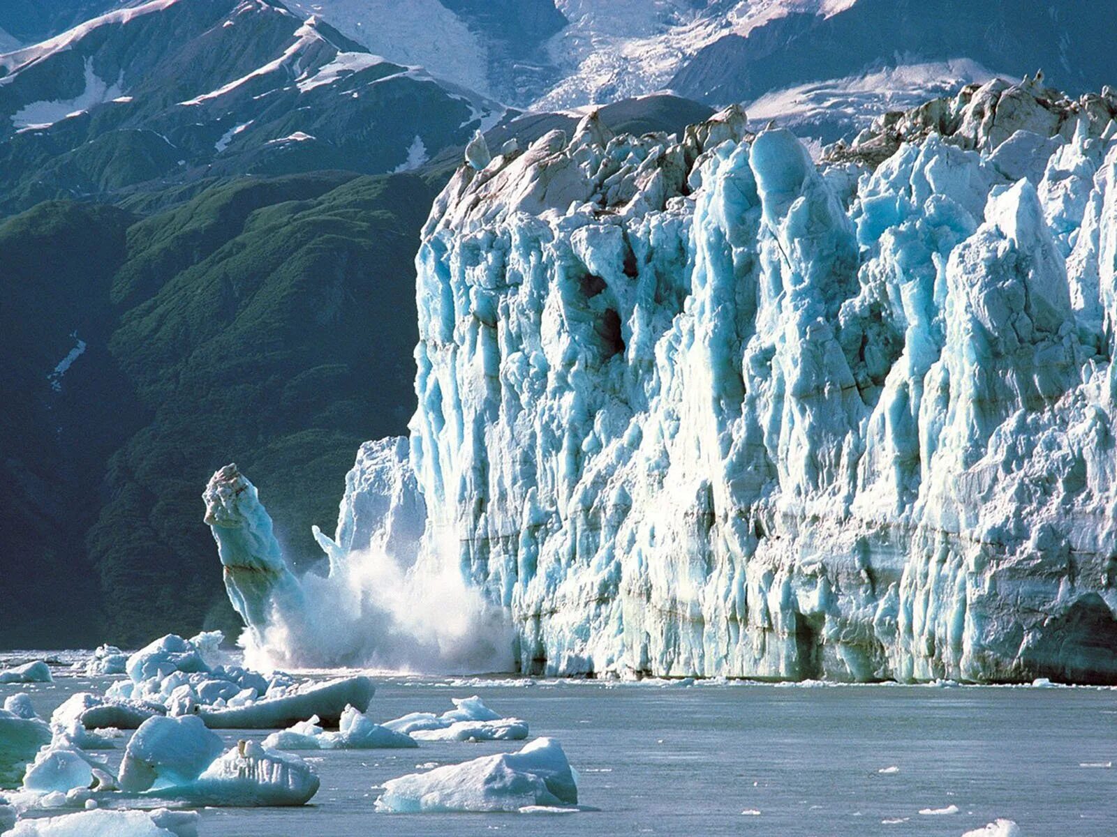 Скорость ледников. Воркута таяние ледников. iceberg melting. сёрдж ледник. ледник миттельберг.