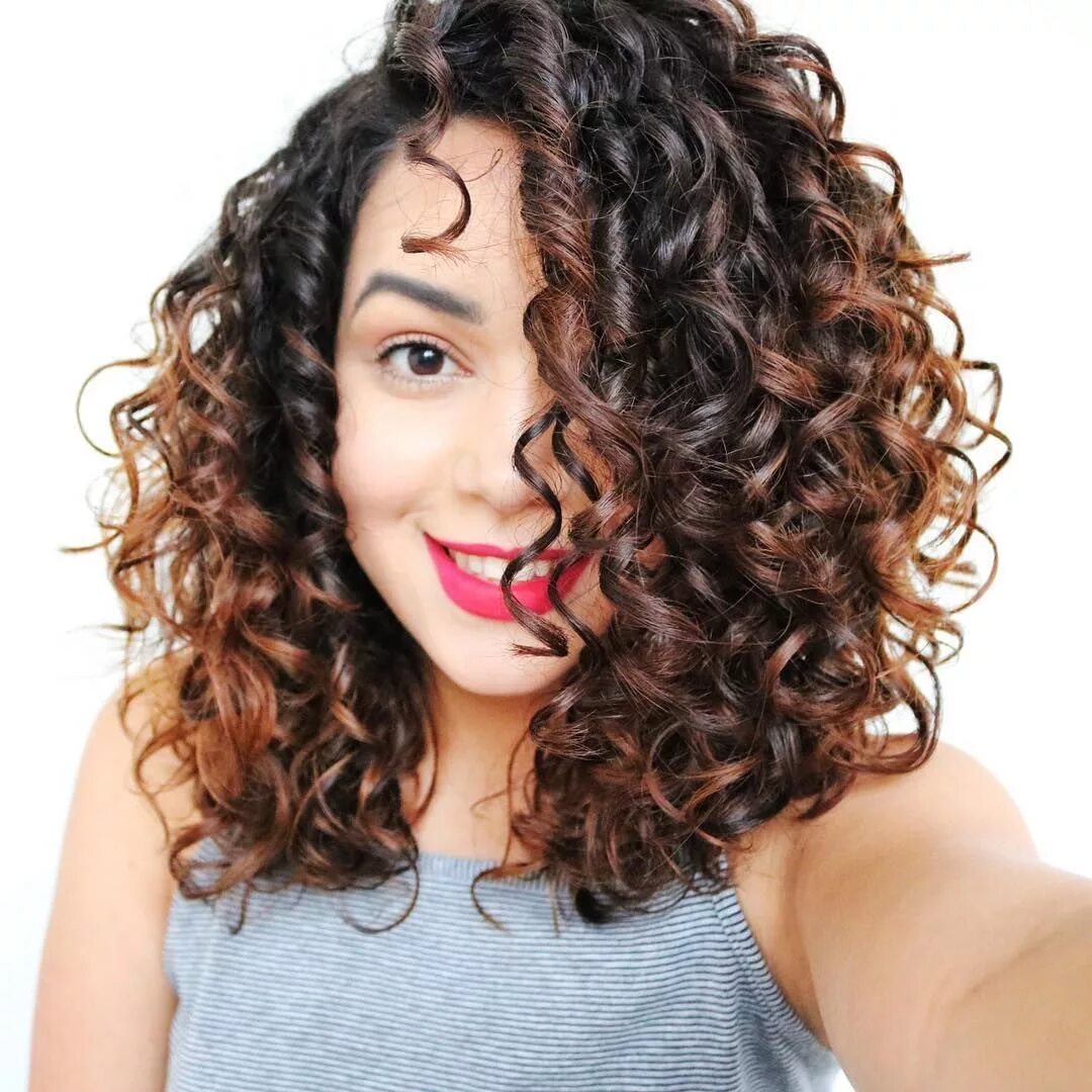 Кудрявые желтые волосы. Tepirfait style for curly hair. Be curly hair. Be curly крем для волос. Волнистые волосы.