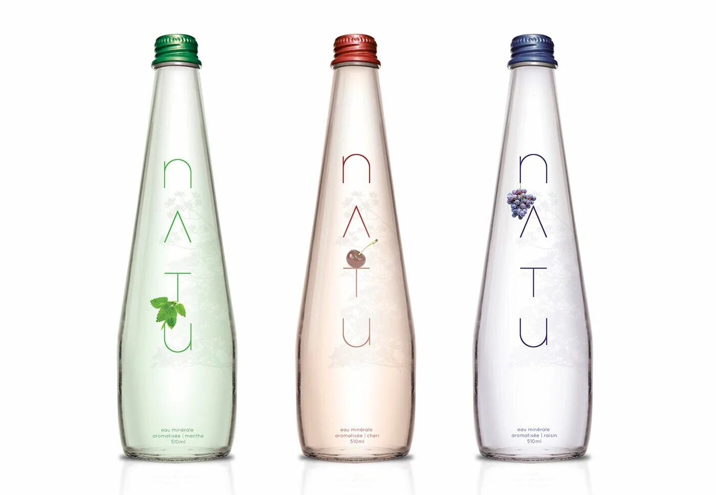 Стеклянные бутылки с этикеткой. Необычные бутылки для воды. Дизайнерские бутылки. Стеклянная бутылка для воды. Бутылки необычной формы.