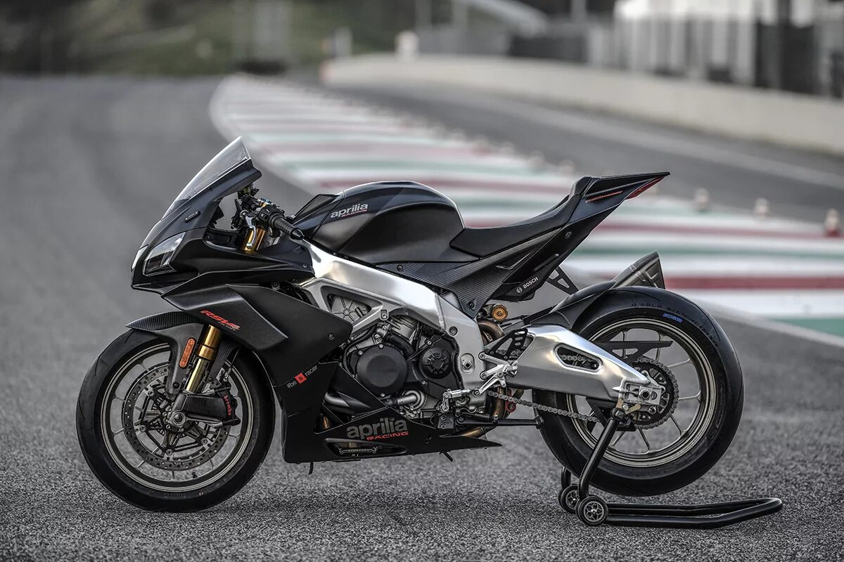 Nastavnik rsv. Aprilia rsv4. aprilia rsv4 1100 factory. aprilia rsv4 2025. aprilia 1000rr.