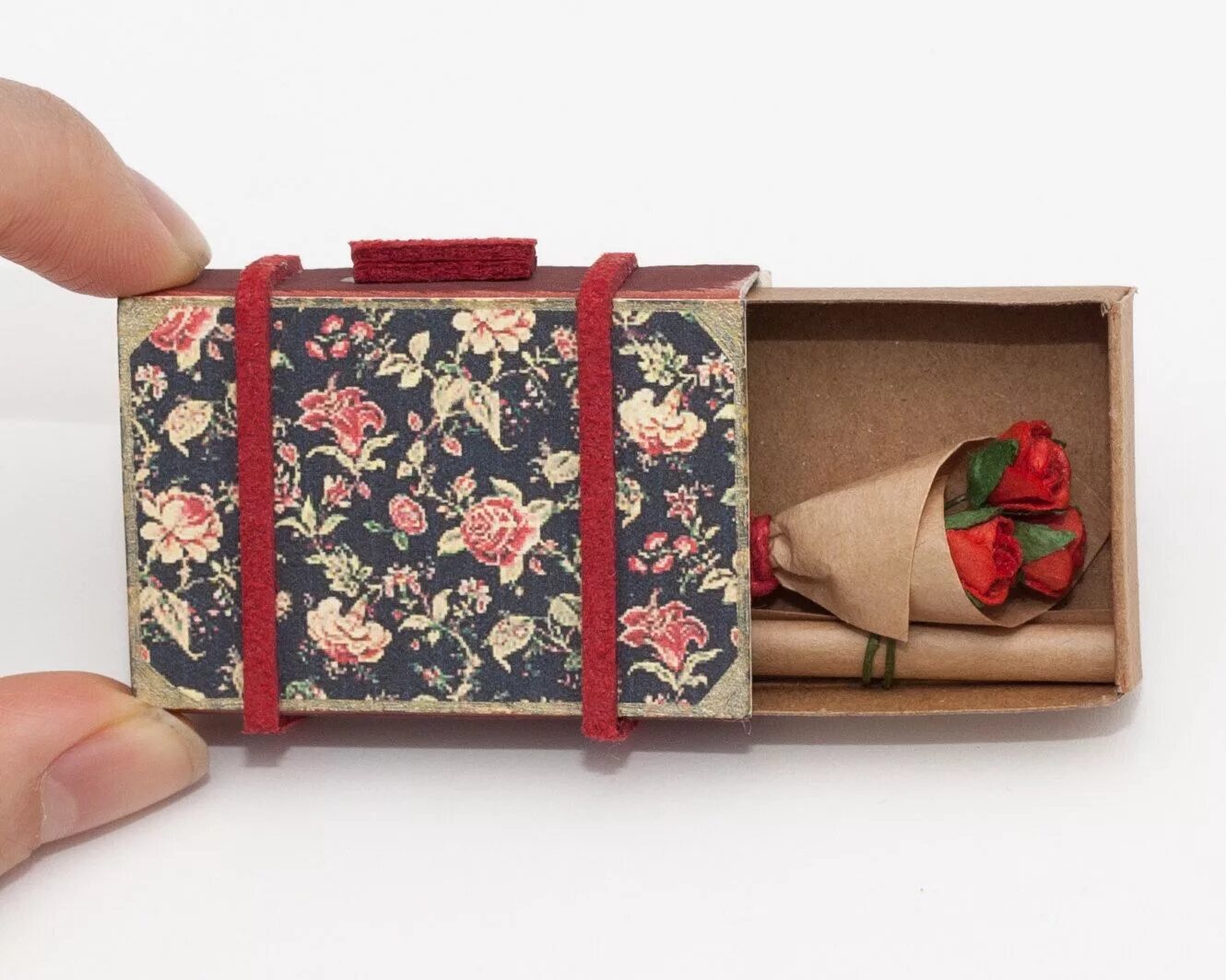 Михаил коробков ульяновск. Кухонная мебель из спичечных коробков. Владимир коробков тула. Шкатулка из спичечных коробков. Витя коробков пионер герой.