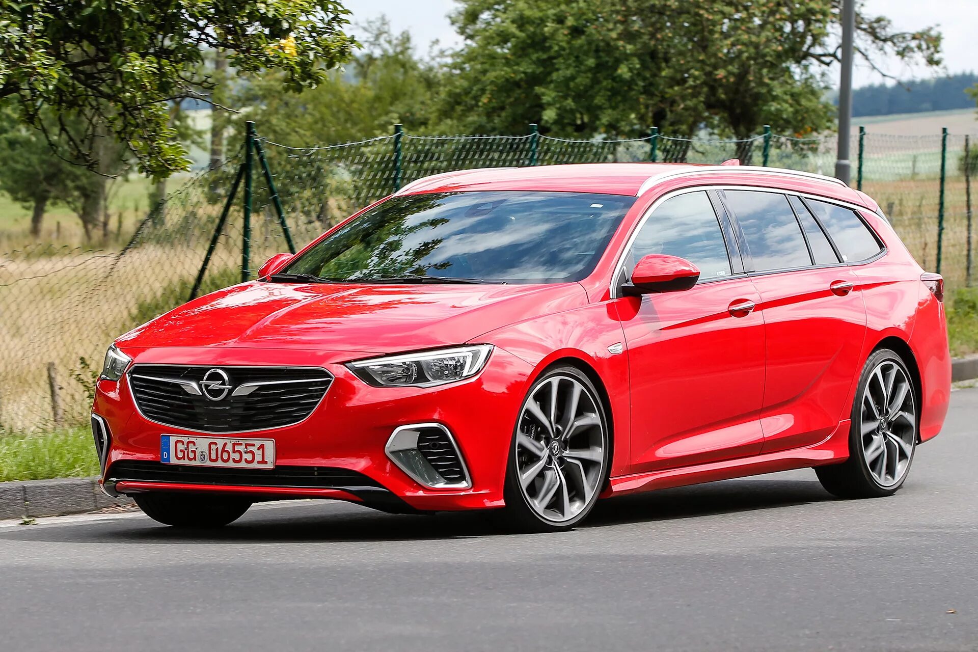 Опель инсигния 2025 года. Opel insignia gsi. opel insignia 2025. опель инсигния 2019. опель инсигния 2025.