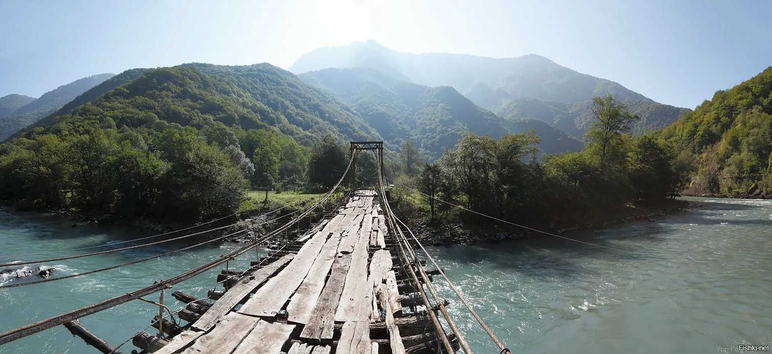 Псоу новый афон. Висячий мост Абхазия Бзыбь. Абхазия река Бзыбь мост. Подвесной мост Рица Абхазия. Подвесной мост река Бзыбь Абхазия.
