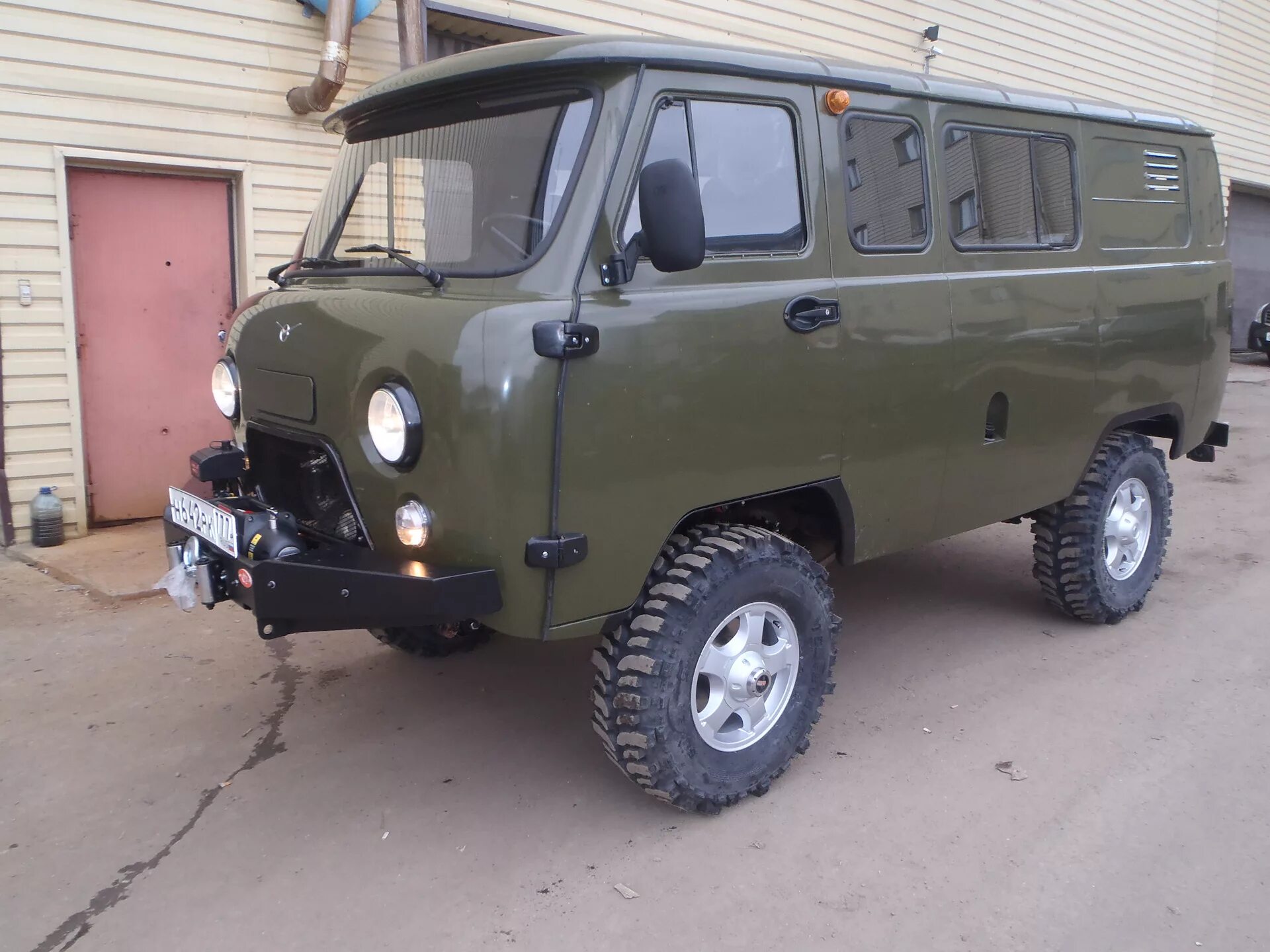 Буханка хантер. Буханка хантер. Уаз 452 tuning. Уаз буханка 39629. Уаз буханка комби экспедиция.