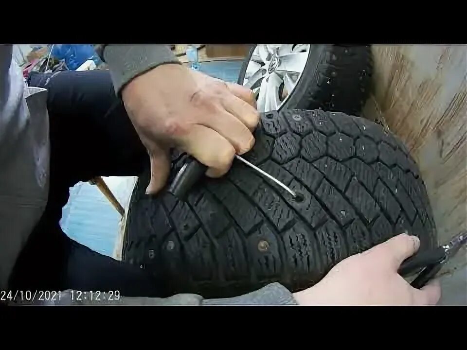 Как самому поставить шипы на зимнюю резину