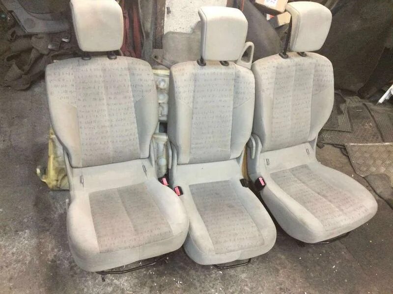 Scenic 1999-2003 чехлы. Рено сценик 2002. Сиденья renault grand scenic 4. Задние сиденья рено сценик 2. Сиденье renault scenic 2.